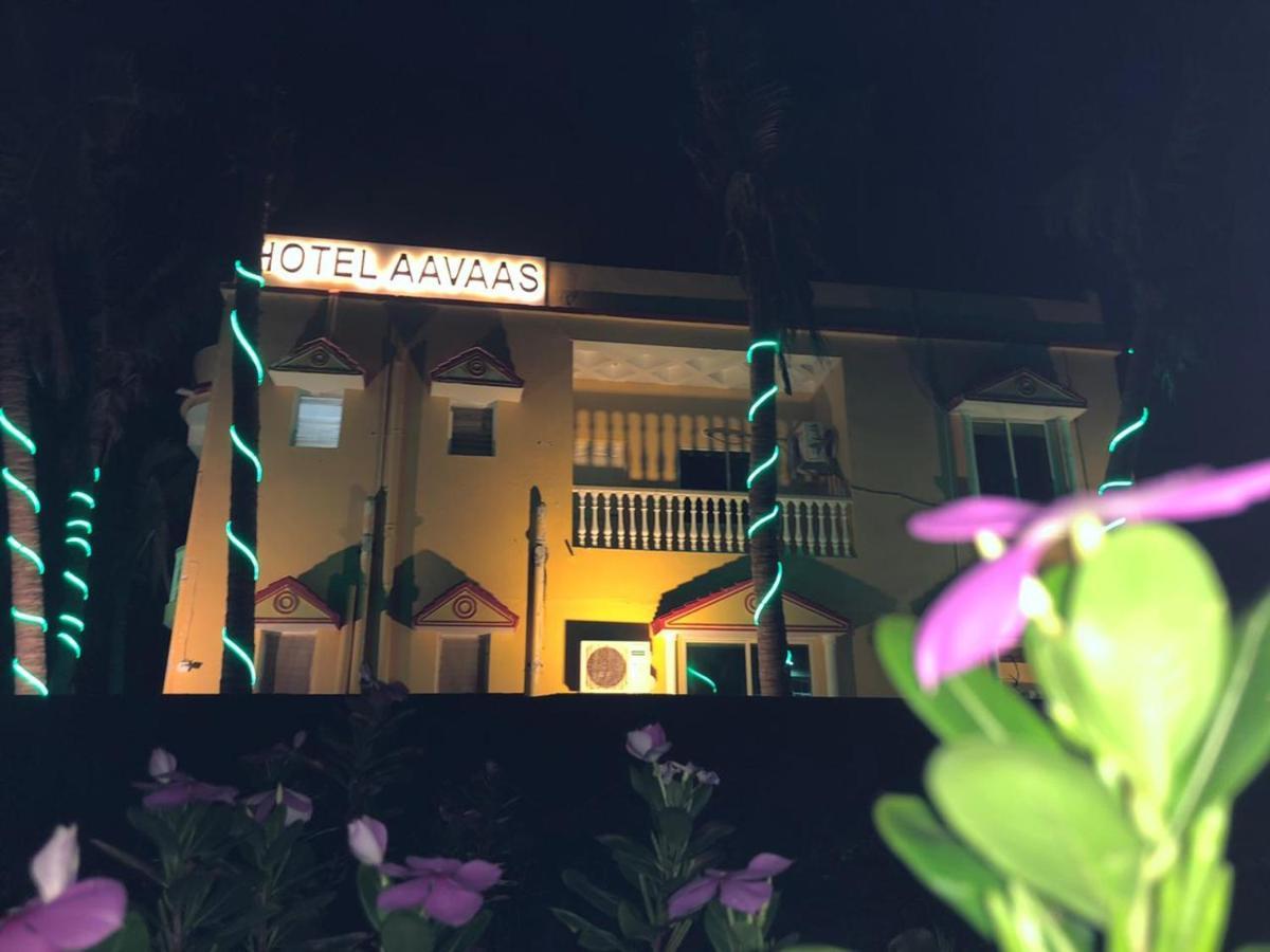 Hotel Aavaas Puri Ngoại thất bức ảnh